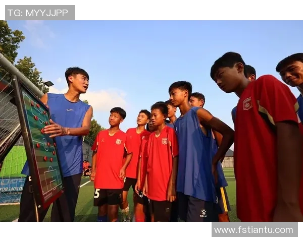 深圳足球队精英赛点评：团队协作展现出色默契与拼搏精神