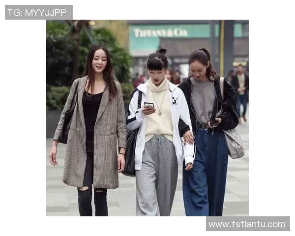 足球明星街拍风格大揭秘时尚与运动的完美结合让你领略球场外的魅力